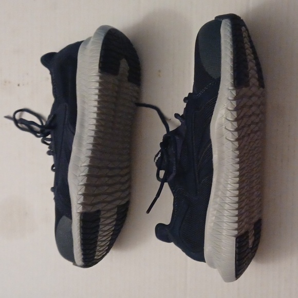 New Athletic Work Shoes - Reebok - Size 6.5 W (Men) - Picture 5 of 14